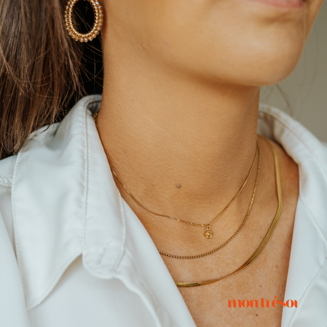 Rose necklace
