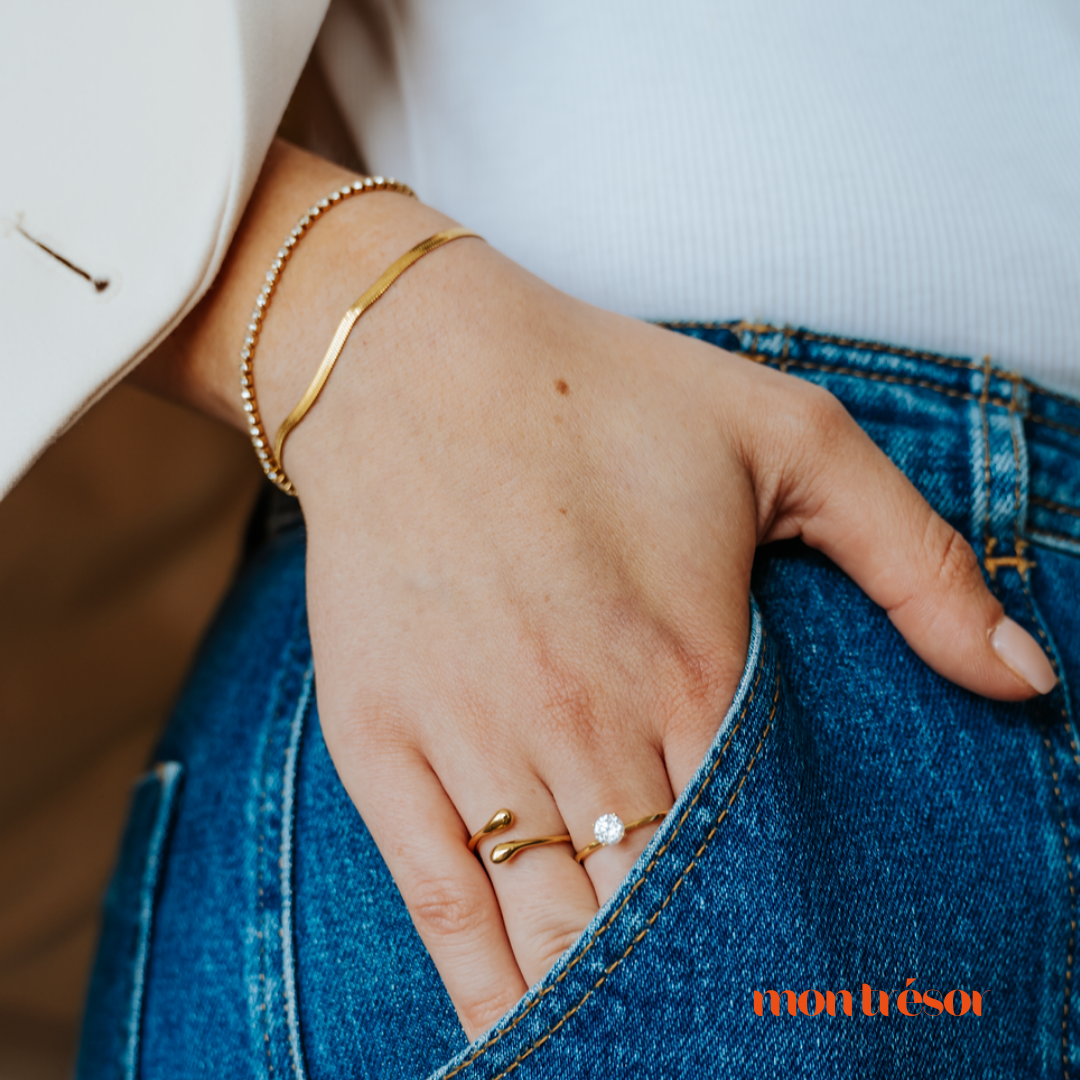 Elegant tennis bracelet