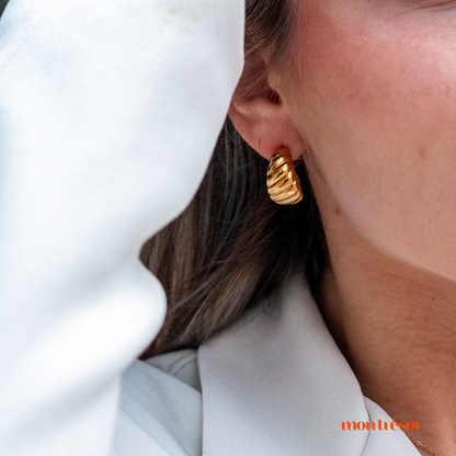 Croissant hoops