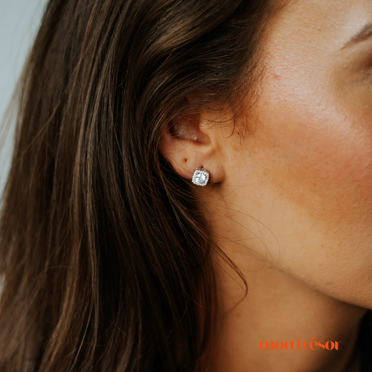 Square stone studs Zilver