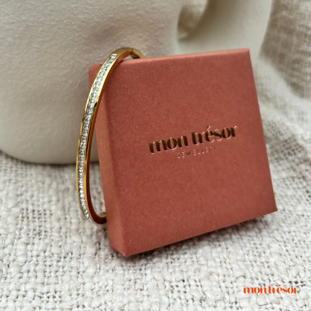 Thin stones bangle