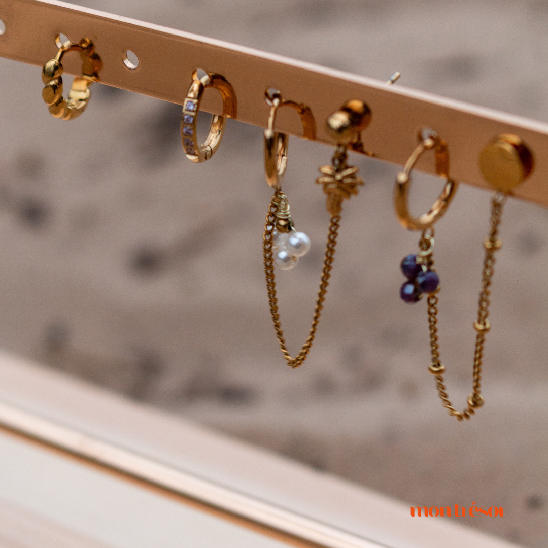 Double earring with palm and pearl