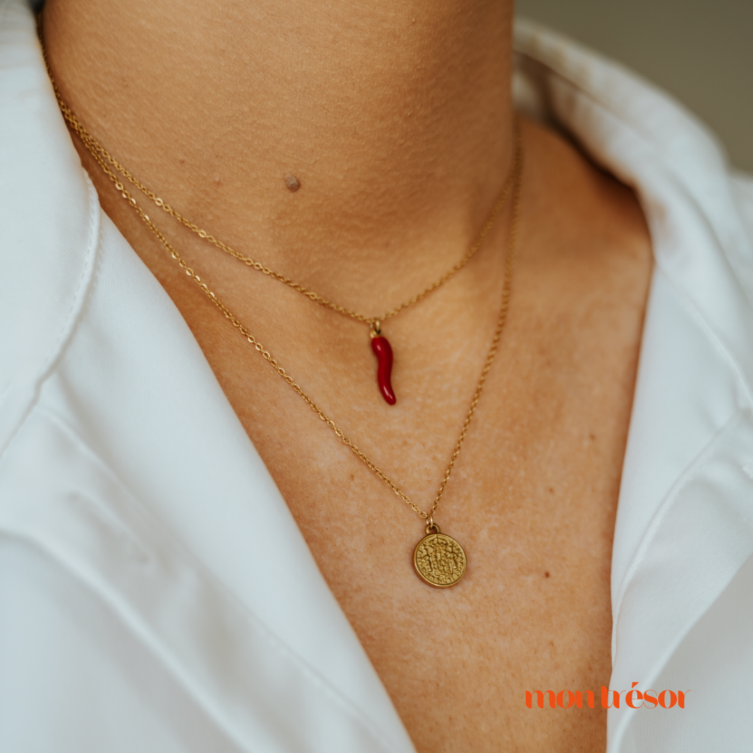 pendant necklace