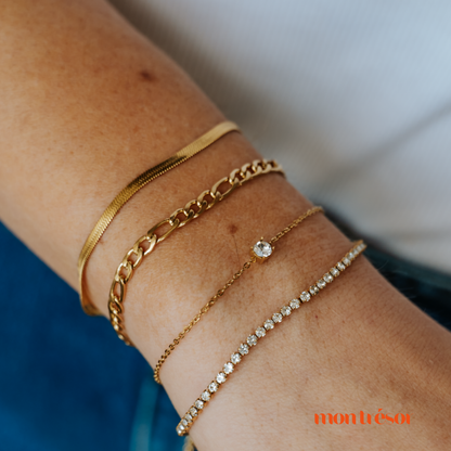 One diamond bracelet