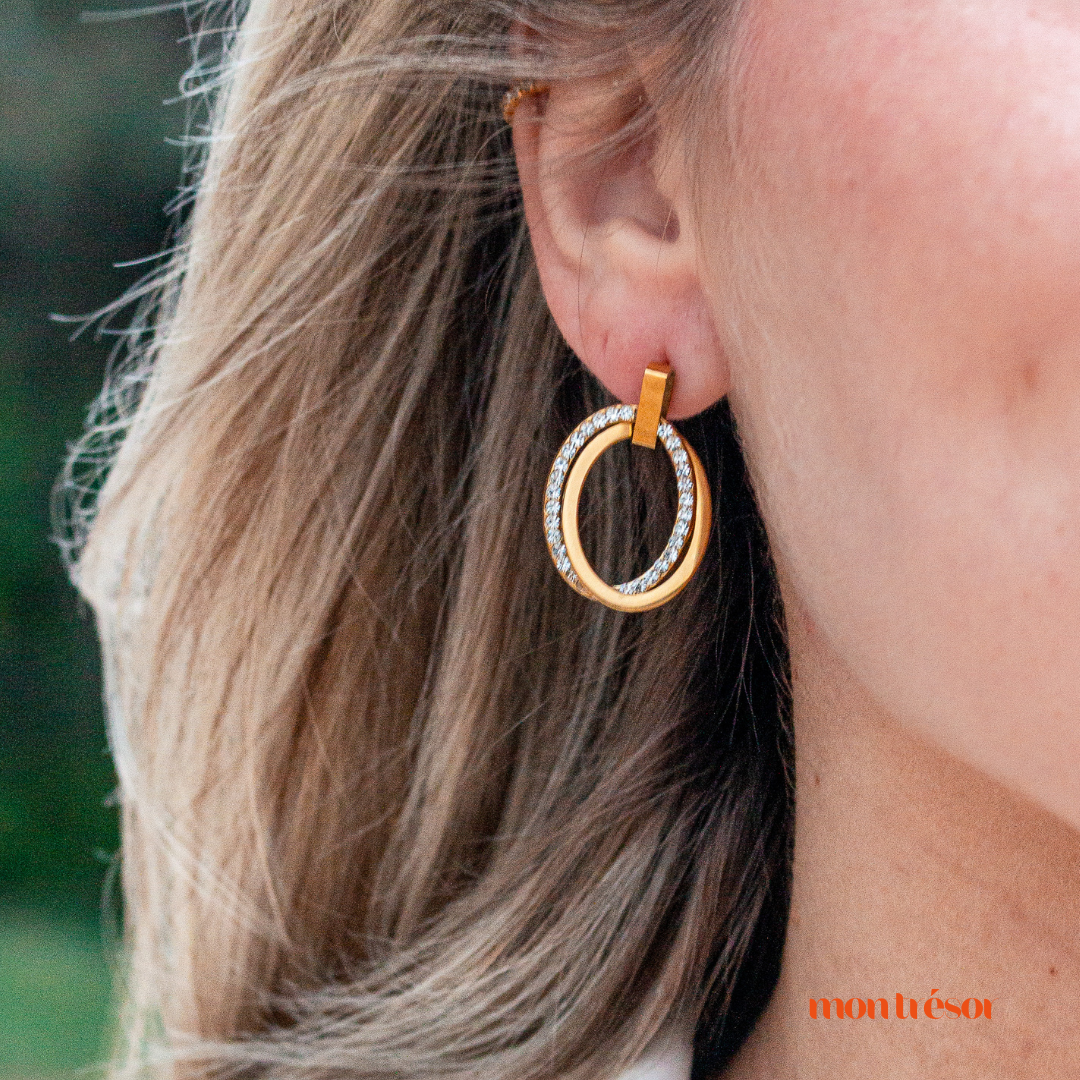Sparkling double O hoops
