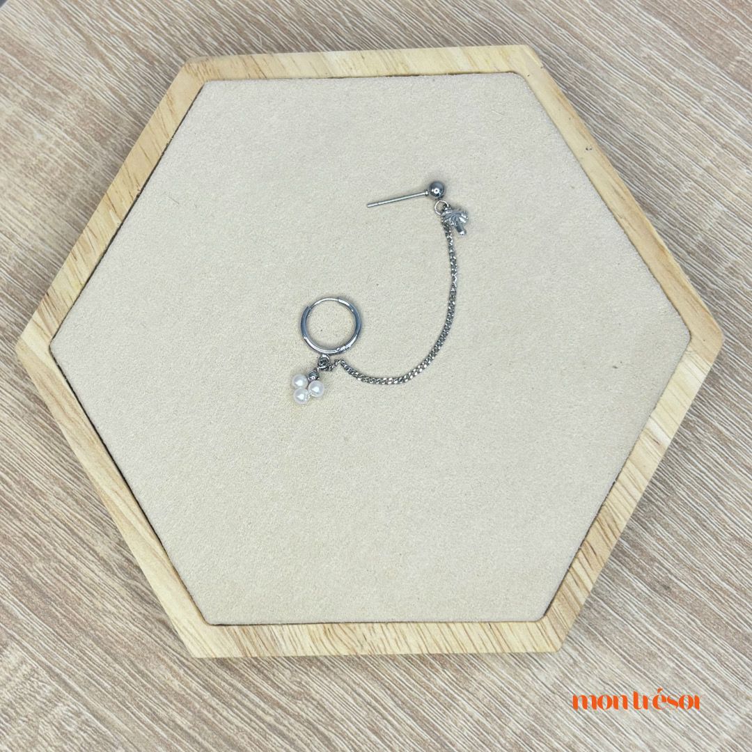 Double earring with palm and pearl silver