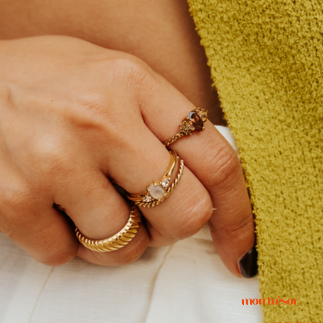 Croissant ring